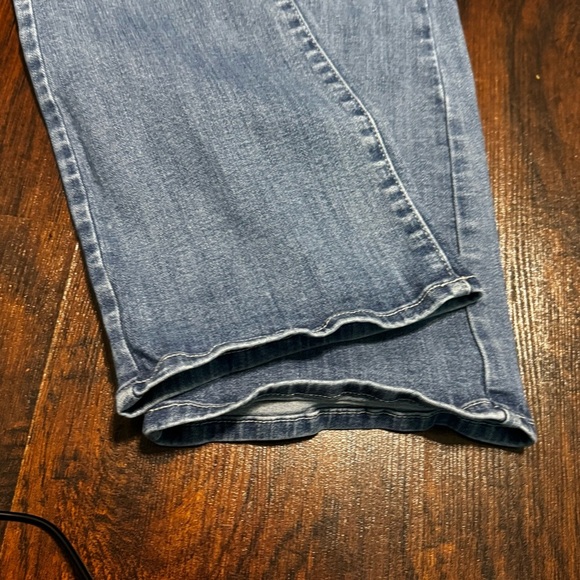 American Eagle Outfitters Stretch Denim Kick Boot Light Blue Flare Jeans 4 Short - Picture 3 of 13